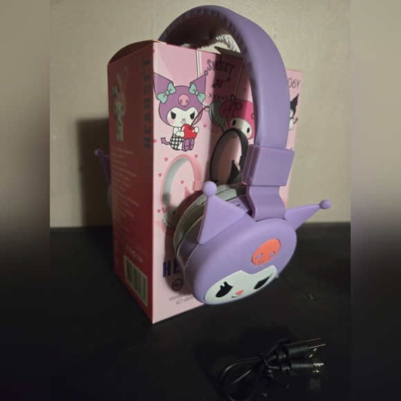 Sanrio Kuromi Wireless Headphones - Picture 6 of 8